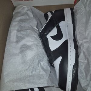 Nike Black and White Men's Sneakers
